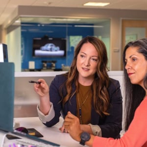 Turning Managers into Leaders Turning Managers into Leaders 
