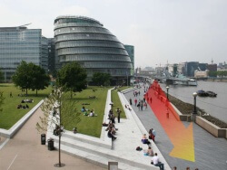 walk past hms belfast and city hall